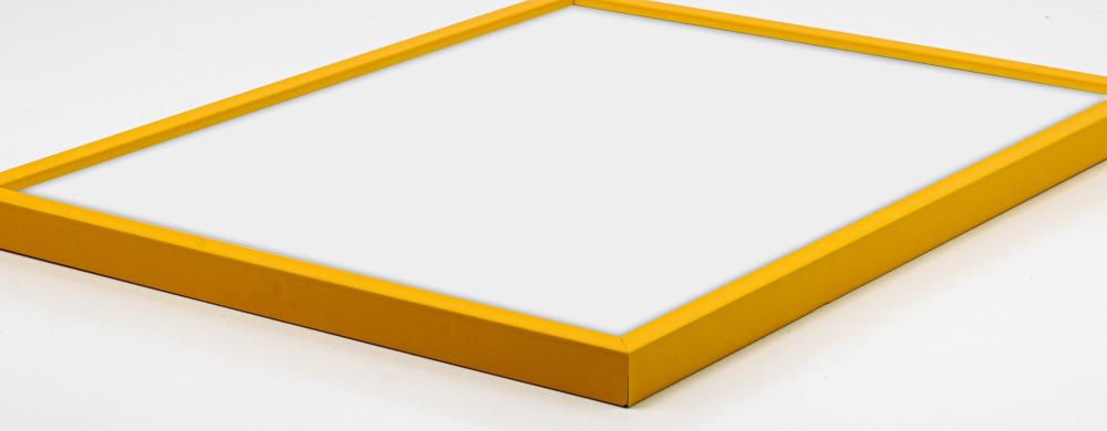 Cadre E-Line Jaune 50x70 cm - Passe-partout Blanc 33x56 cm