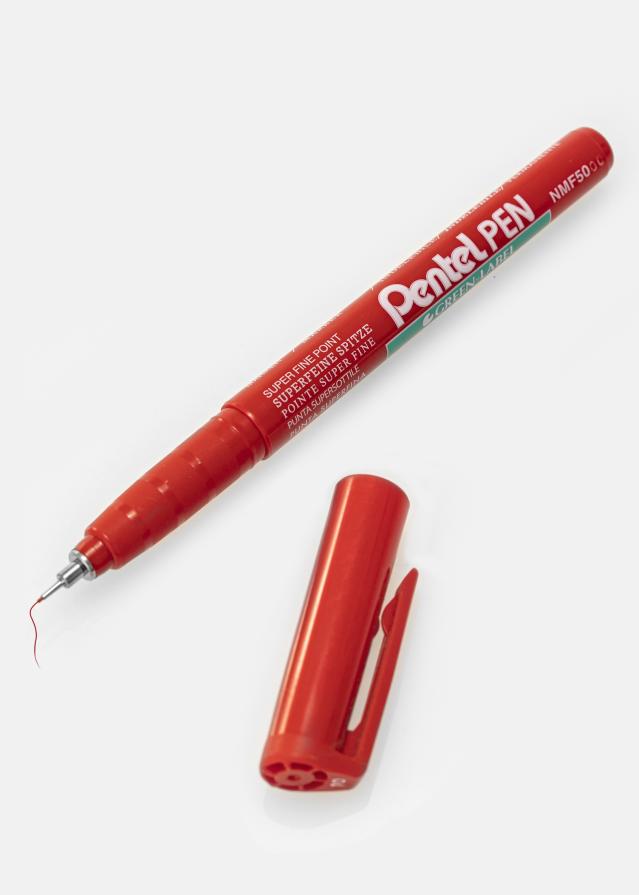 Pentel NMF50-B - Rouge Stylo pour album - 0,5 mm