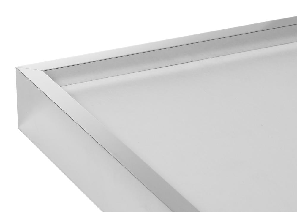 Cadre Nielsen Premium Alpha Brillant Argent 60x60 cm